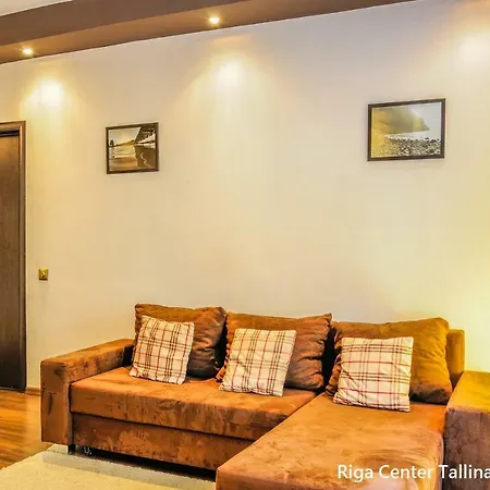 Center Tallinas Apartment *